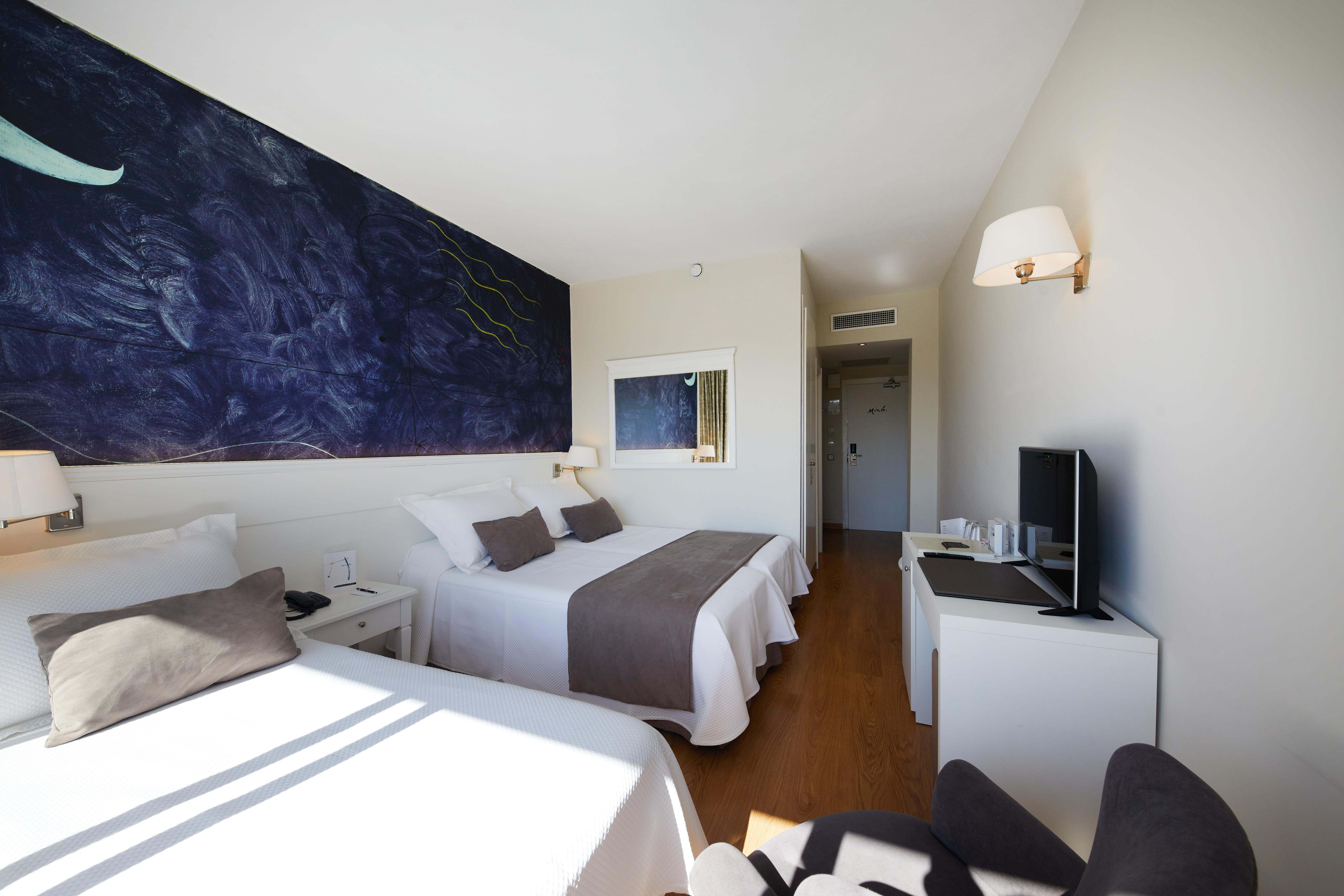 호텔 조안 미로 뮤지엄 팔마데마요르카 외부 사진 Example of a hotel room