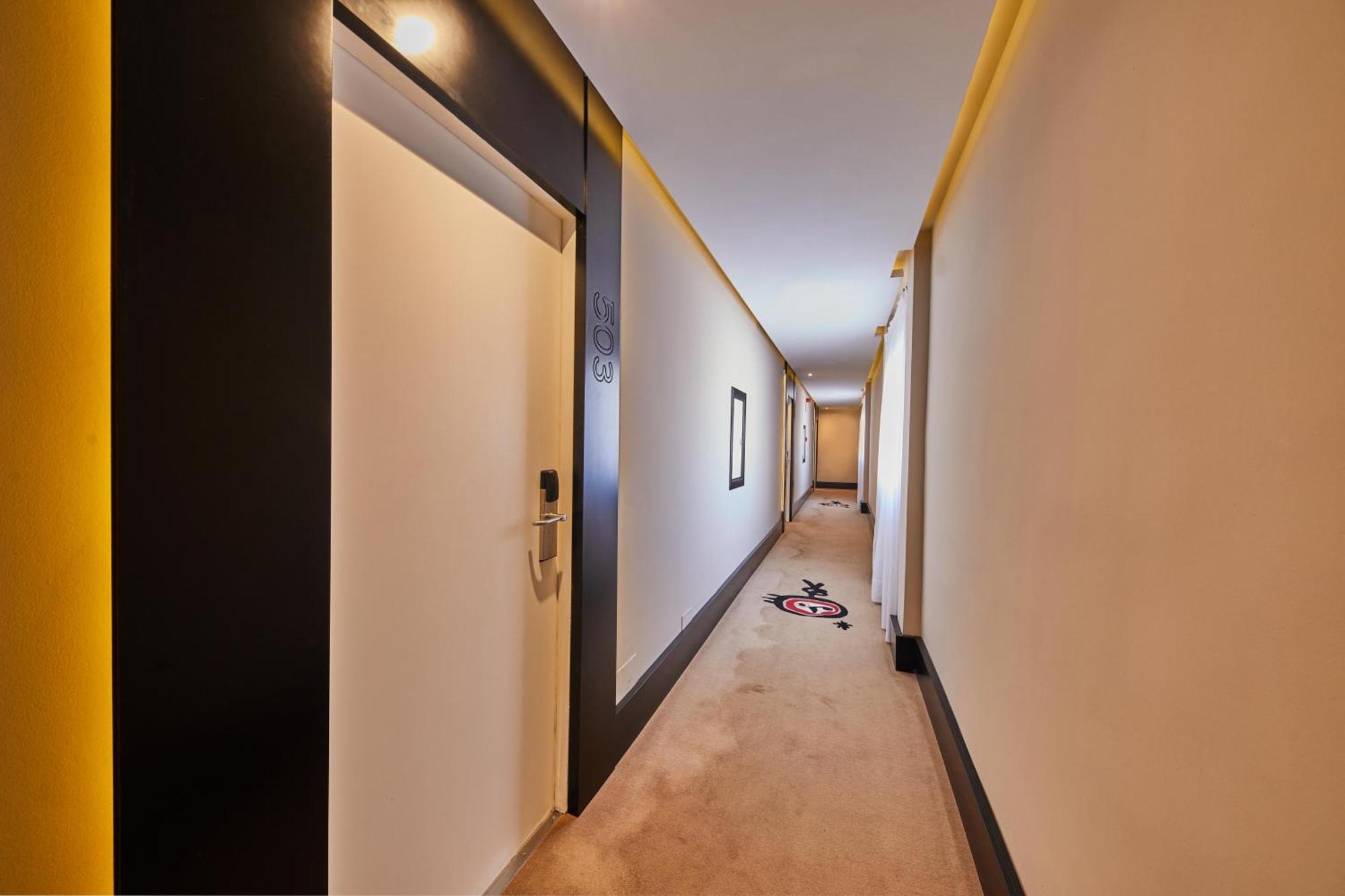 호텔 조안 미로 뮤지엄 팔마데마요르카 외부 사진 The interior of the hotel